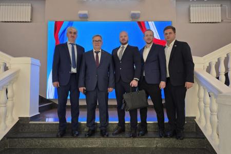Заместитель председателя Мособлдумы Александр Наумов поздравил Михаила Шувалова со вступлением в должность Главы Дмитрова