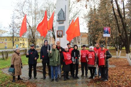 Коммунисты Пермского края поздравляют со 107-летием Ленинского комсомола