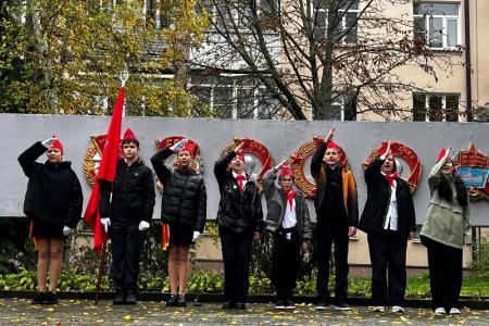 «Эпоха юности и побед»: ставропольские коммунисты отметили 107-ю годовщину со дня создания ВЛКСМ