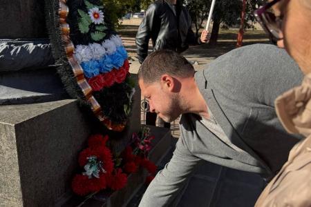 Память «Черного октября»: Донецкие коммунисты почтили память защитников Советской власти