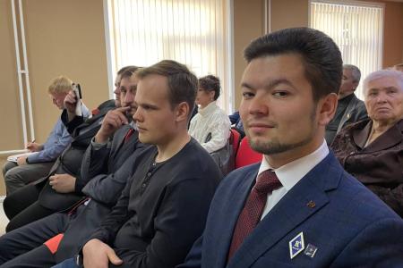 Роман Тамоев избран первым секретарём Кемеровского обкома КПРФ: новый этап в развитии партийной жизни региона