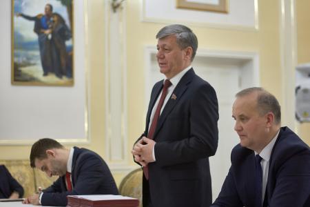 Дмитрий Новиков вручил дипломы выпускникам 61-го потока Центра политической учёбы ЦК КПРФ