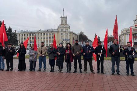 В Кемерове комсомольцы и члены коммунистической партии отметили 107-ю годовщину образования ВЛКСМ