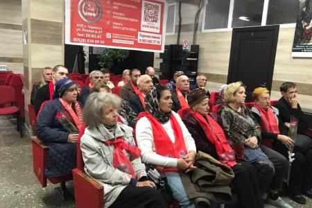 Коммунисты Карачаево-Черкесии почтили память Героев, отдавших свои жизни в неравной борьбе 3-4 октября 1993 года за Советскую Конституцию