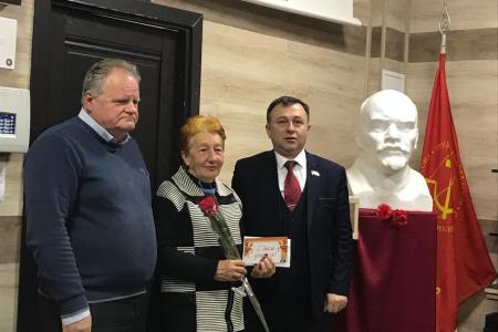 Коммунисты Карачаево-Черкесии почтили память Героев, отдавших свои жизни в неравной борьбе 3-4 октября 1993 года за Советскую Конституцию