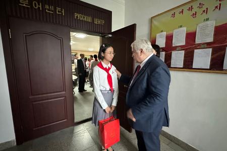Делегация КПРФ находится с официальным визитом в КНДР по случаю 80-летия основания Трудовой партии Кореи