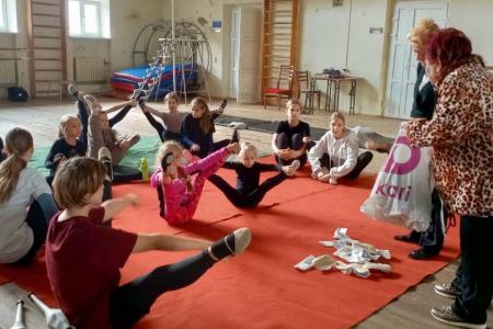 Жители Луганщины поблагодарили московских активистов женского движения «Надежда Россия»