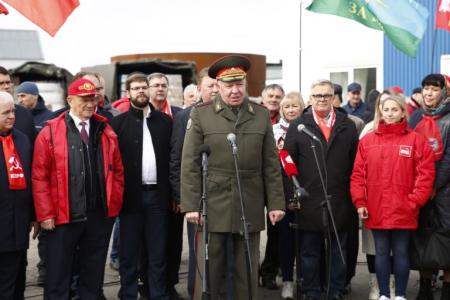 Москва. Победа на фронте куется в тылу!