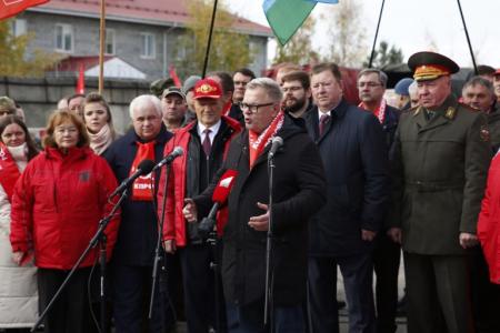 Москва. Победа на фронте куется в тылу!