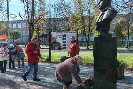 В Иванове коммунисты и сторонники КПРФ почтили память Маршала Василевского