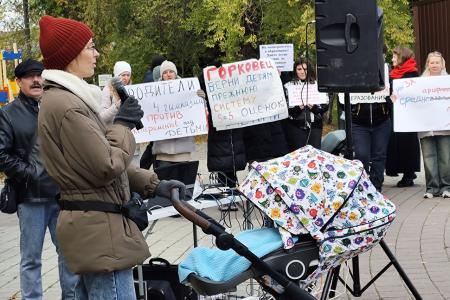 В Тюмени прошёл массовый митинг, посвящённый событиям «чёрного октября» 1993 года
