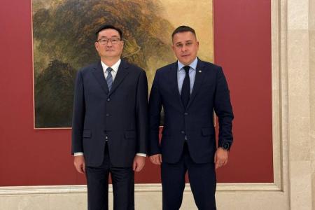 Сенатор Айрат Гибатдинов принял участие в рабочем визите делегации КПРФ в Китай