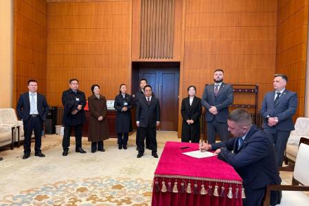Сенатор Айрат Гибатдинов принял участие в рабочем визите делегации КПРФ в Китай
