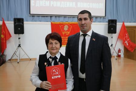 Праздник длиною в 107 лет. Дагестанские коммунисты с большим размахом встретили День рождения Комсомола