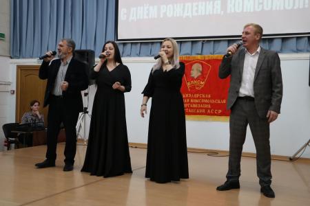 Праздник длиною в 107 лет. Дагестанские коммунисты с большим размахом встретили День рождения Комсомола
