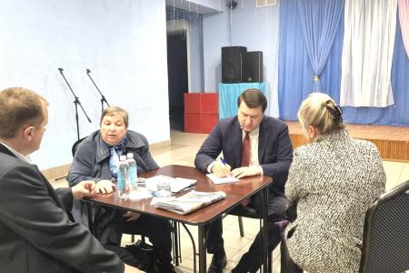 Олег Лебедев продолжает проводить встречи с избирателями Новгородской области
