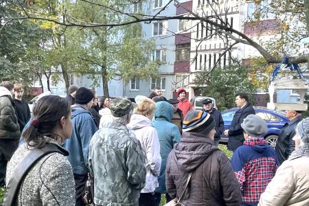 Олег Лебедев продолжает проводить массовые встречи с жителями Великого Новгорода