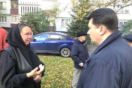 Олег Лебедев продолжает проводить массовые встречи с жителями Великого Новгорода