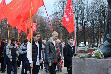 В Орле торжественно отметили 107-ю годовщину ВЛКСМ