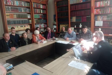 Чтобы не повторился октябрь 93-го: В Астрахани вспоминали подвиг защитников советской власти