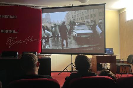 Память «Черного октября»: Донецкие коммунисты почтили память защитников Советской власти