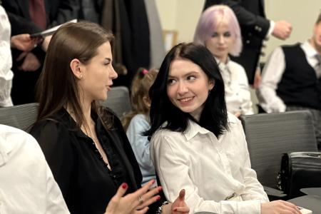 Лидер Ленинского комсомола В.П. Исаков поделился опытом публичных выступлений с комсомольцами Ленинграда