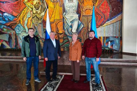 Воронеж – Луганск: Подвиг «Молодой гвардии» осеняет борцов с нацизмом ХХI века