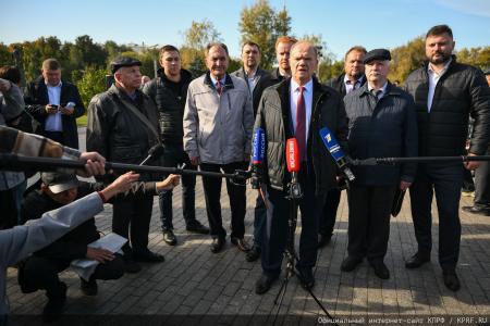 Г.А. Зюганов принял участие в открытии памятника космонавту Герману Титову