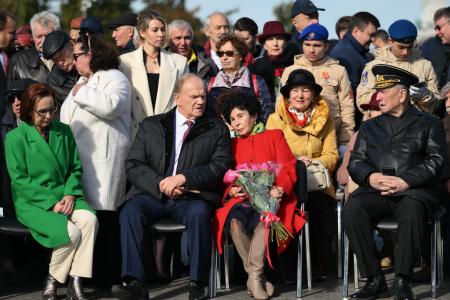 Г.А. Зюганов принял участие в открытии памятника космонавту Герману Титову