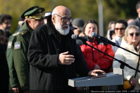 Г.А. Зюганов принял участие в открытии памятника космонавту Герману Титову