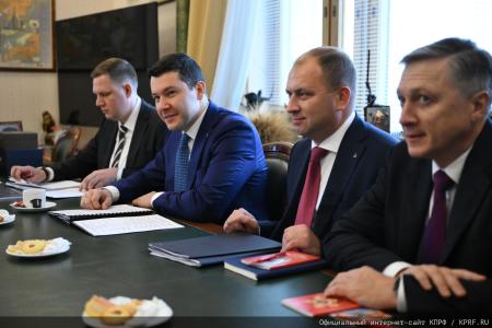 Российский министр Антон Алиханов принял участие в заседании фракции КПРФ в Госдуме