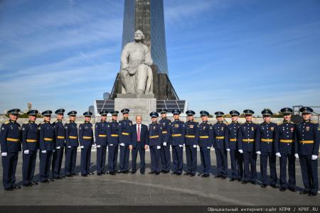 Г.А. Зюганов принял участие в открытии памятника космонавту Герману Титову