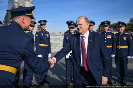Г.А. Зюганов принял участие в открытии памятника космонавту Герману Титову