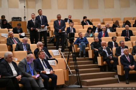 Российский министр Антон Алиханов принял участие в заседании фракции КПРФ в Госдуме