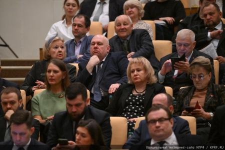 Российский министр Антон Алиханов принял участие в заседании фракции КПРФ в Госдуме