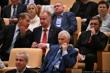 Российский министр Антон Алиханов принял участие в заседании фракции КПРФ в Госдуме