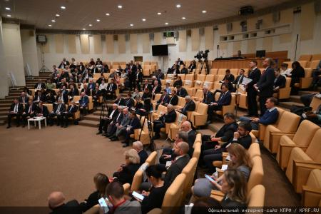 Российский министр Антон Алиханов принял участие в заседании фракции КПРФ в Госдуме