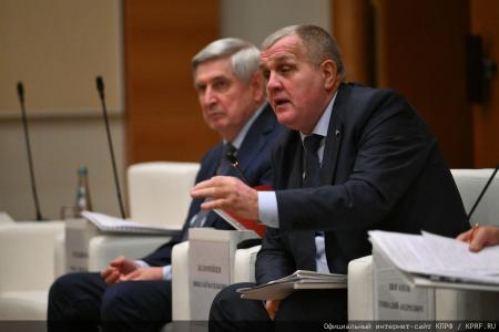 Российский министр Антон Алиханов принял участие в заседании фракции КПРФ в Госдуме