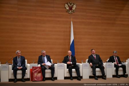 Российский министр Антон Алиханов принял участие в заседании фракции КПРФ в Госдуме