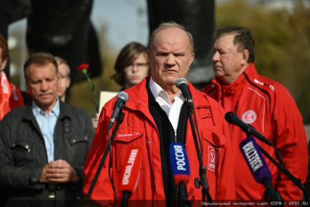 Г.А. Зюганов на митинге в Москве: Желаю всем мужества и воли для новых побед!
