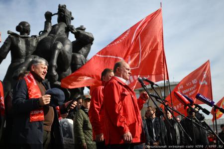 Г.А. Зюганов на митинге в Москве: Желаю всем мужества и воли для новых побед!