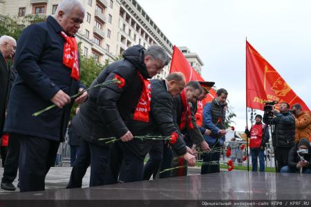 Г.А. Зюганов: Комсомол – это энтузиазм, подвижничество и героика!