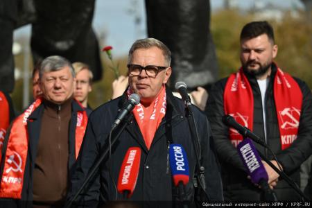 Г.А. Зюганов на митинге в Москве: Желаю всем мужества и воли для новых побед!