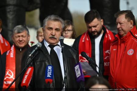 Г.А. Зюганов на митинге в Москве: Желаю всем мужества и воли для новых побед!