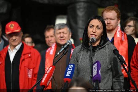 Г.А. Зюганов на митинге в Москве: Желаю всем мужества и воли для новых побед!