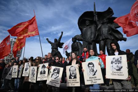 Г.А. Зюганов на митинге в Москве: Желаю всем мужества и воли для новых побед!