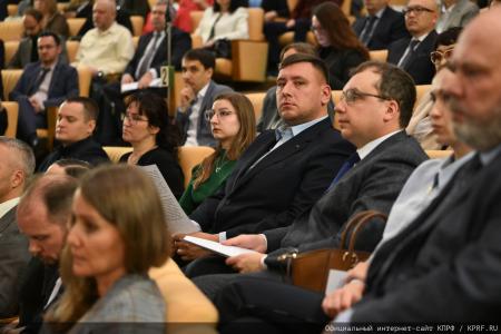 КПРФ провела в Госдуме круглый стол на тему: «Защита прав граждан в сфере юридических услуг: роль государства и профессиональных сообществ»