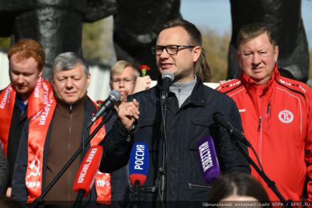 Г.А. Зюганов на митинге в Москве: Желаю всем мужества и воли для новых побед!