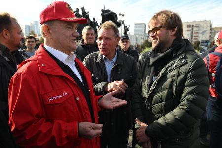 Г.А. Зюганов на митинге в Москве: Желаю всем мужества и воли для новых побед!