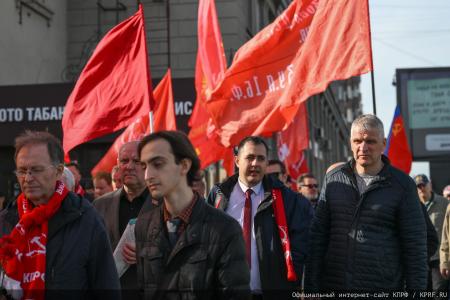 Г.А. Зюганов на митинге в Москве: Желаю всем мужества и воли для новых побед!